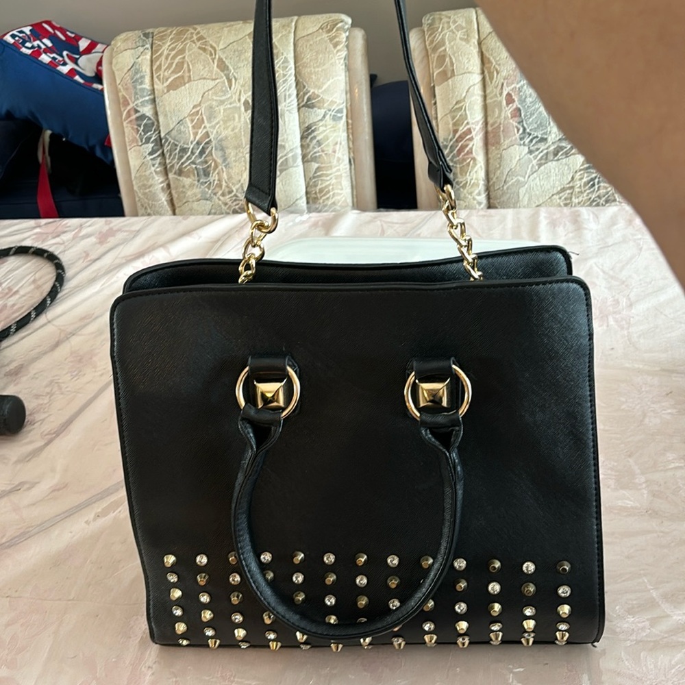 No Name Bag with magnet clasp